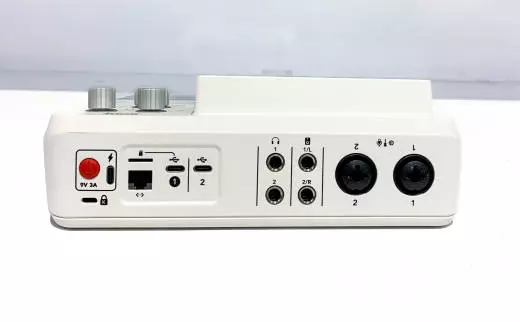 RODE - RODECaster Duo Integrated Audio Production Studio - White 2